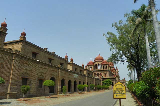 summer palace-of maharaja-ranjit singh - 7 Interesting Places To Visit In Punjab, India